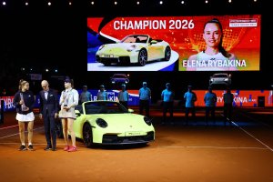 Rybakina Stuttgart Açık'ı İkinci Kez Kazandı ve Yine Porsche Ödülüyle Ayrıldı