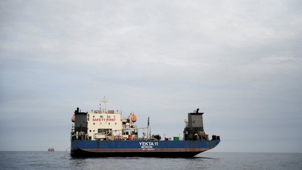 ABD'nin İran'a Deniz Ablukası Petrol Akışını Nasıl Etkileyecek?