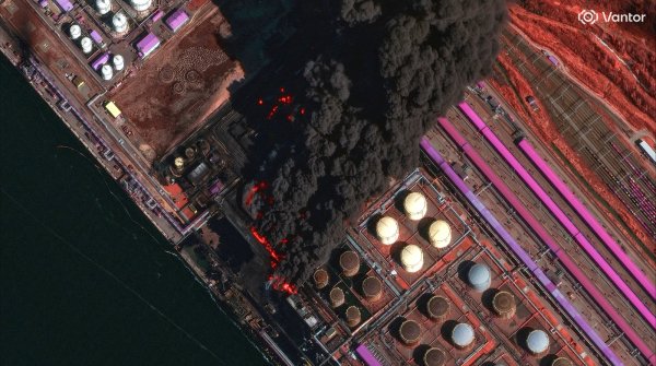Ukrayna Droneları Rusya'nın Ust-Luga Limanını Yine Vurdu