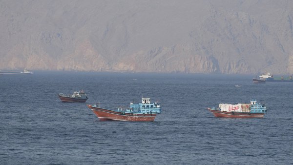 BAE: İran'a Hürmüz Boğazı Konusunda Güvenilemez, Barış Görüşmeleri Çıkmaza Girdi