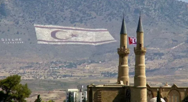 Suudi Medyası: Müslüman Kardeşler Bağlantılı Ağlar Kuzey Kıbrıs'ı Geçiş Noktası Olarak Kullandı