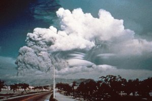 Tarihte bugün: 20. yüzyılın en büyük ikinci yanardağ patlaması 1991'de Filipinler'de küresel sıcaklığı 0,5 °C düşürdü