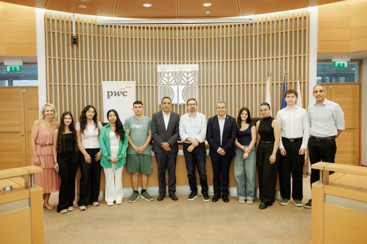 PwC Vakfı 14 Birinci Sınıf Öğrencisine Burs Verdi