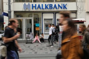 Yargıç, ABD'nin Halkbank'a Yönelik Ceza Davasını Düşürdü