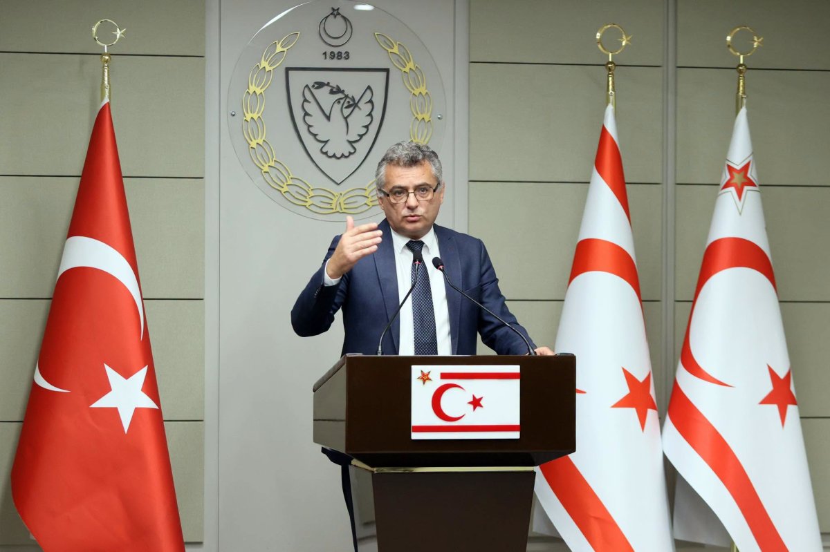 Erhurman'dan Kıbrıs görüşmelerine ilişkin 'asılsız' iddialara sert yanıt