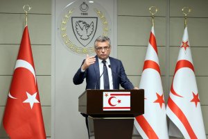 Erhurman'dan Kıbrıs görüşmelerine ilişkin 'asılsız' iddialara sert yanıt