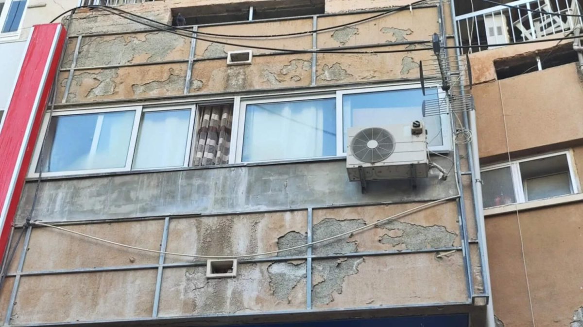 Larnaca DLGO, 35'inin Daha Müdahale Gerektirdiği Tehlikeli Binalardan İkisini Daha Yıktı