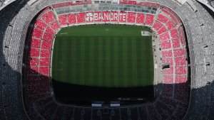 Mexico City'deki Azteca Stadyumu Dünya Kupası Öncesi Açılış İçin Zamanla Yarışıyor