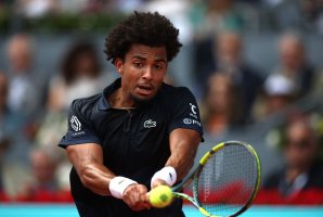 Fransız tenisçi Fils, kalça ağrısı nedeniyle Roland Garros'tan çekildi