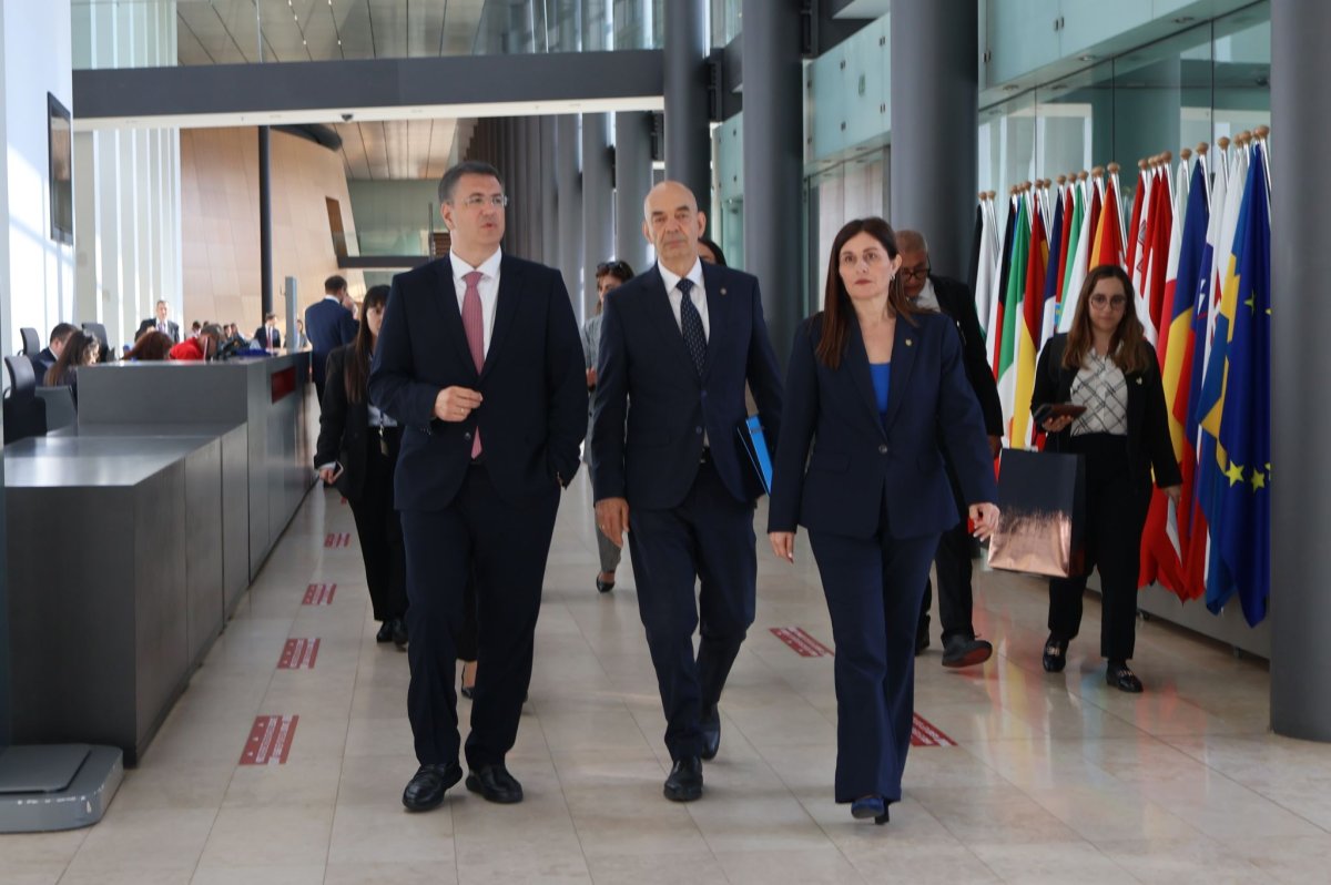 Hadjimanolis, Avrupa'nın denizcilik sektörü için yeni stratejiyi övdü