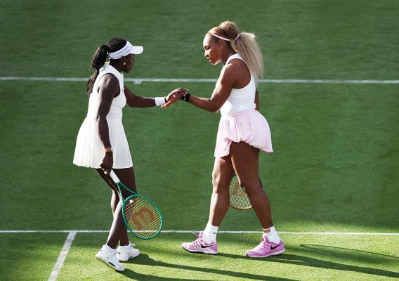 Serena, Partneri Mboko Sakatlanınca Queen's Çiftler'den Çekildi