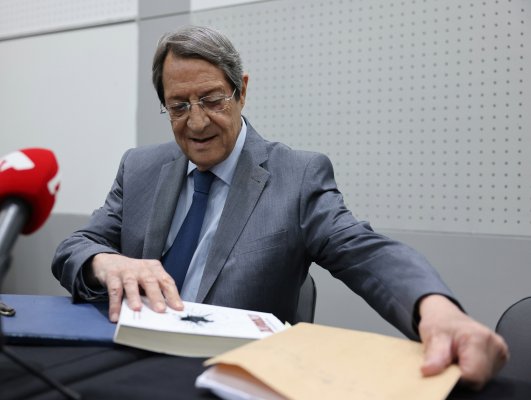 Anastasiades'ten flaş karar: Gerçekler ortaya çıkana kadar DİSİ'deki görevlerinden ayrılıyor