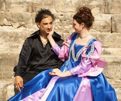 Shakespeare Curium'a Geri Dönüyor