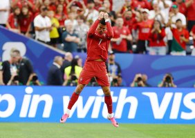 Ronaldo rekorlar kırdı: Portekiz, Özbekistan'ı 5-0'la geçti