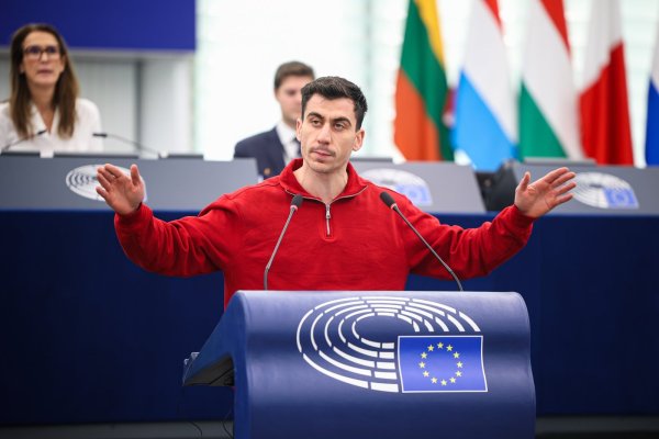Fidias Parlamento Koltuğunu Reddetti, Avrupa Parlamentosu'nda Kalmayı Tercih Etti