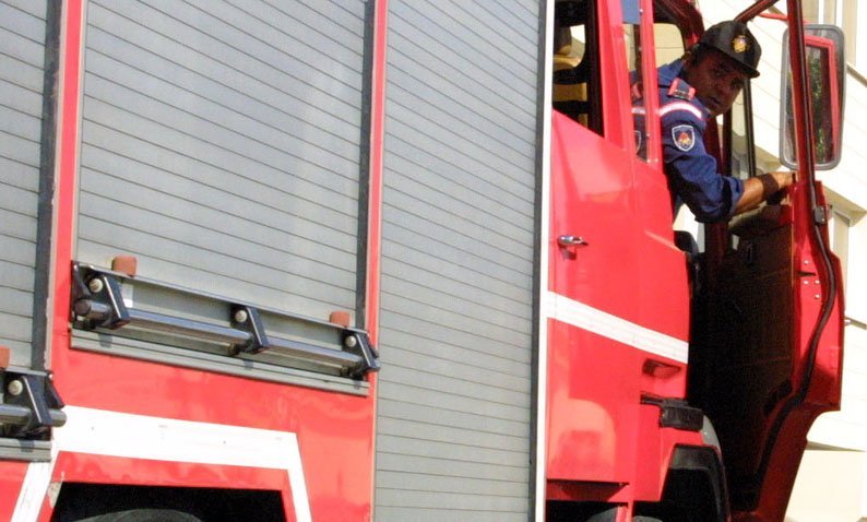 Lefkoşa yakınlarındaki otoyolda araç yangında küle döndü