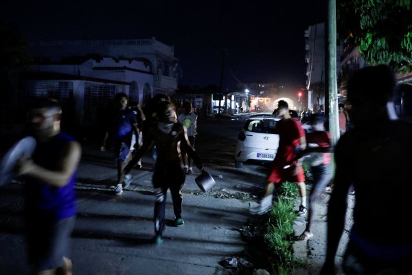 Havana'da Elektrik Kesintileri Protestolara Yol Açtı: ABD Ablukası Yakıt Krizini Derinleştirdi