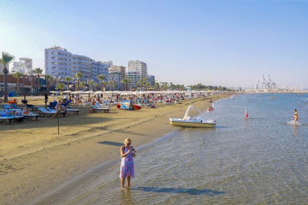 Kıbrıs'ta Cuma günü iç kesimlerde termometreler 37 dereceye ulaşacak