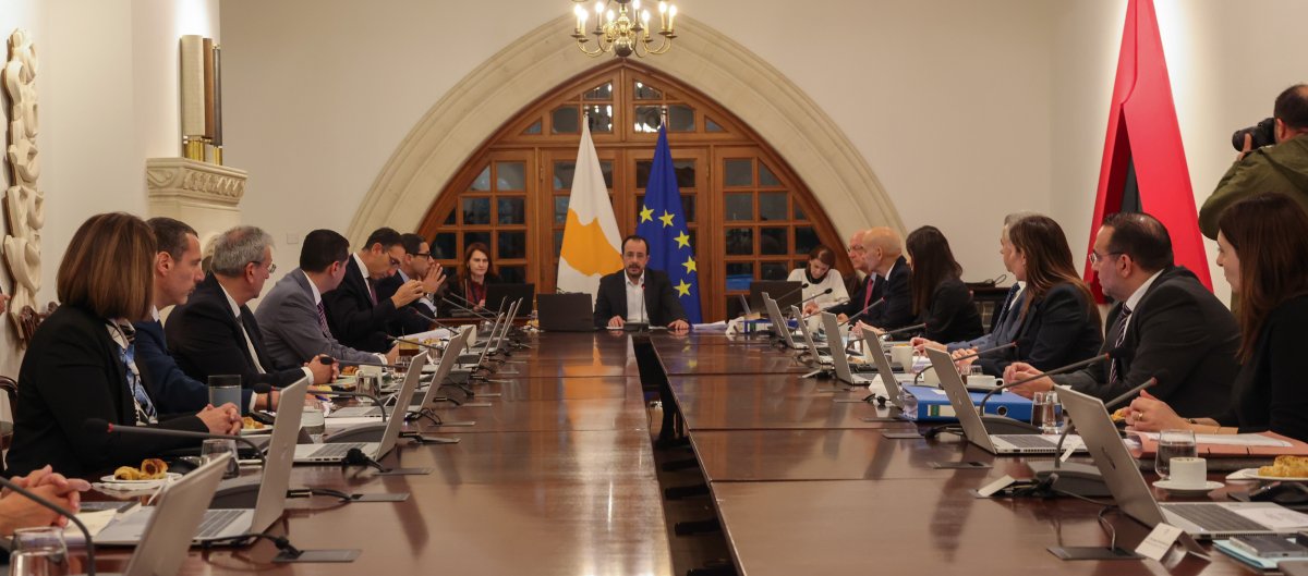 Christodoulides Kabine Revizyonuna Gidiyor, Panayiotou Görevi Bırakıyor