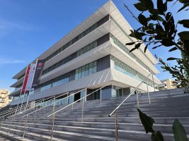 UNIC Atina: Derslerin Ötesinde Bir Eğitim