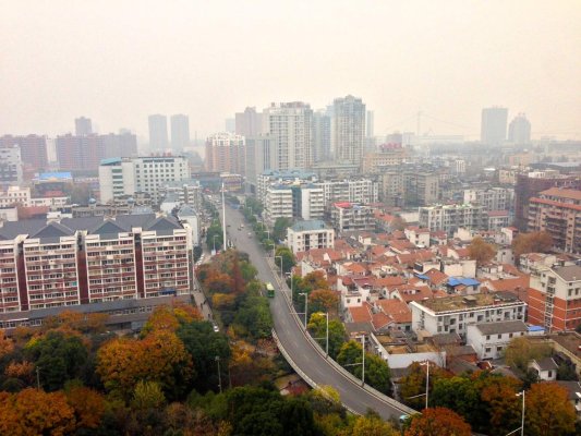 Çin'de Hortumlar ve Tayfun Bavi Büyük Yıkıma Yol Açtı