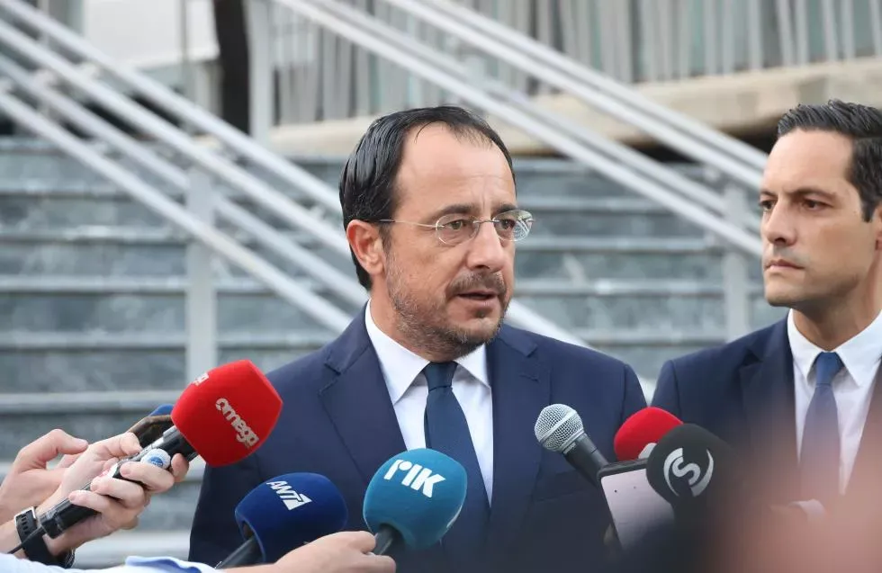 Christodoulides Kabine Revizyonunu Ertelerken Ana Hamleler Kısmen Kilitlemiş