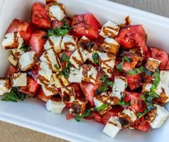 Hafif Yaz Yemekleri: Karpuzlu Nane Salatası ve Vietnam Spring Roll'ları