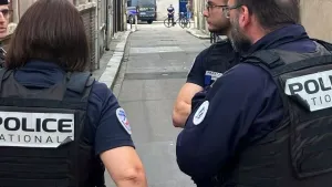 Paris banliyösünde sinagog yakınındaki 'şüpheli' araç nedeniyle yaklaşık 300 kişi tahliye edildi