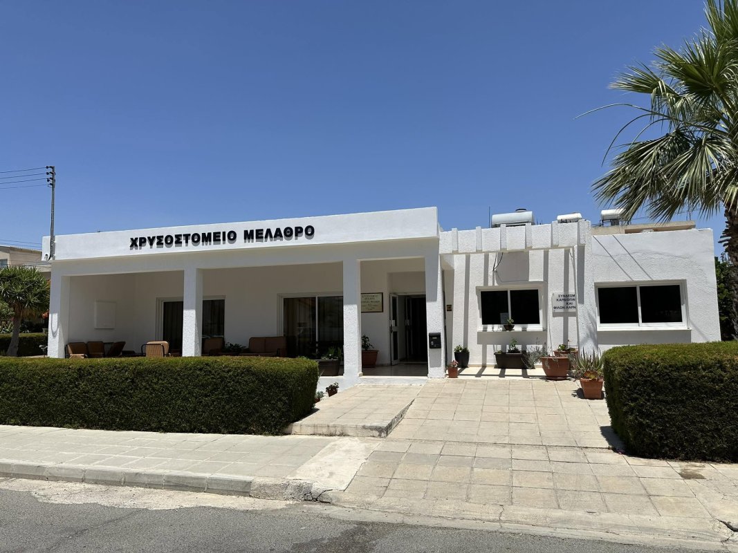 Larnaka Aşırı Sıcaklara Karşı Klimalı Sığınak Açtı