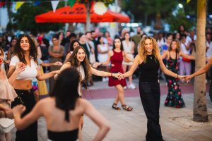 Larnaka Festivali Kıbrıs Halk Mirasını Kutluyor