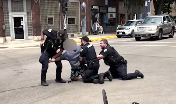 Wisconsin'de Polis Şüpheliyi Vurarak Öldürdü: Olayın Görüntüleri Protestolara Yol Açtı