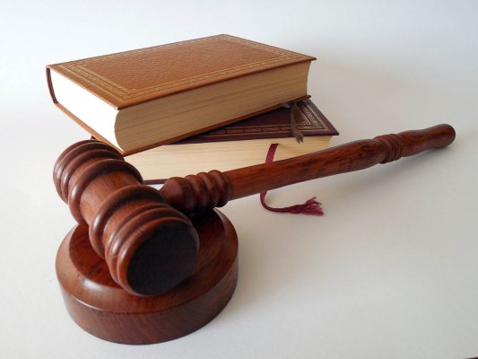 Kıbrıs Yargıtayı'ndan Emlak Uyuşmazlığında Emsal Karar: Yıkım Değil, Tazminat