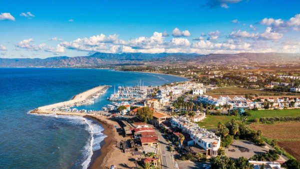Latchi'den Tillyria'ya: Baf'ın En Otantik Yüzü