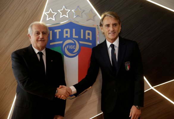Roberto Mancini İtalya Milli Takımı'nın Başına Dönüyor, Claudio Ranieri Teknik Direktör Oluyor