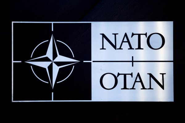 NATO'da Casuslukla Suçlanan Kanadalı Stajyer Kadının Tutukluluğu Bir Ay Daha Uzatıldı
