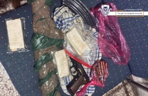 Polis, Larnaka'daki Bir Evde Silah ve Mühimmat Ele Geçirdi, Şüpheli Aranıyor