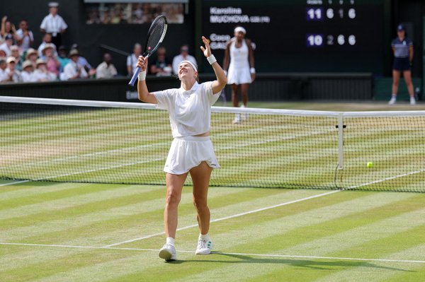 Noskova, Kostyuk'u Geçti: Wimbledon'da Çek Finali