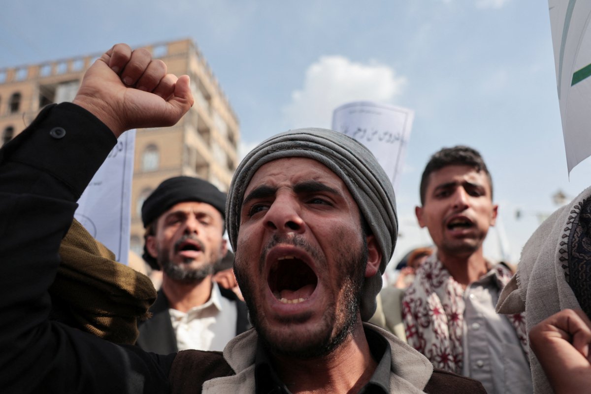 Yemen'deki Husiler, İran uçağı nedeniyle Suudi hedeflerini tehdit etti