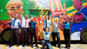 McDonald's Kıbrıs, FIFA Dünya Kupası Otobüs Turu ile Ada Genelinde Büyülü Anlar Yaşattı