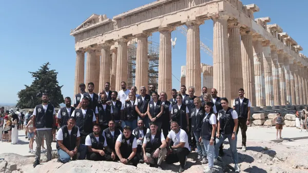 Isaac ve Solomou Anma Turu Kapsamında Motosikletçiler Akropolis’te