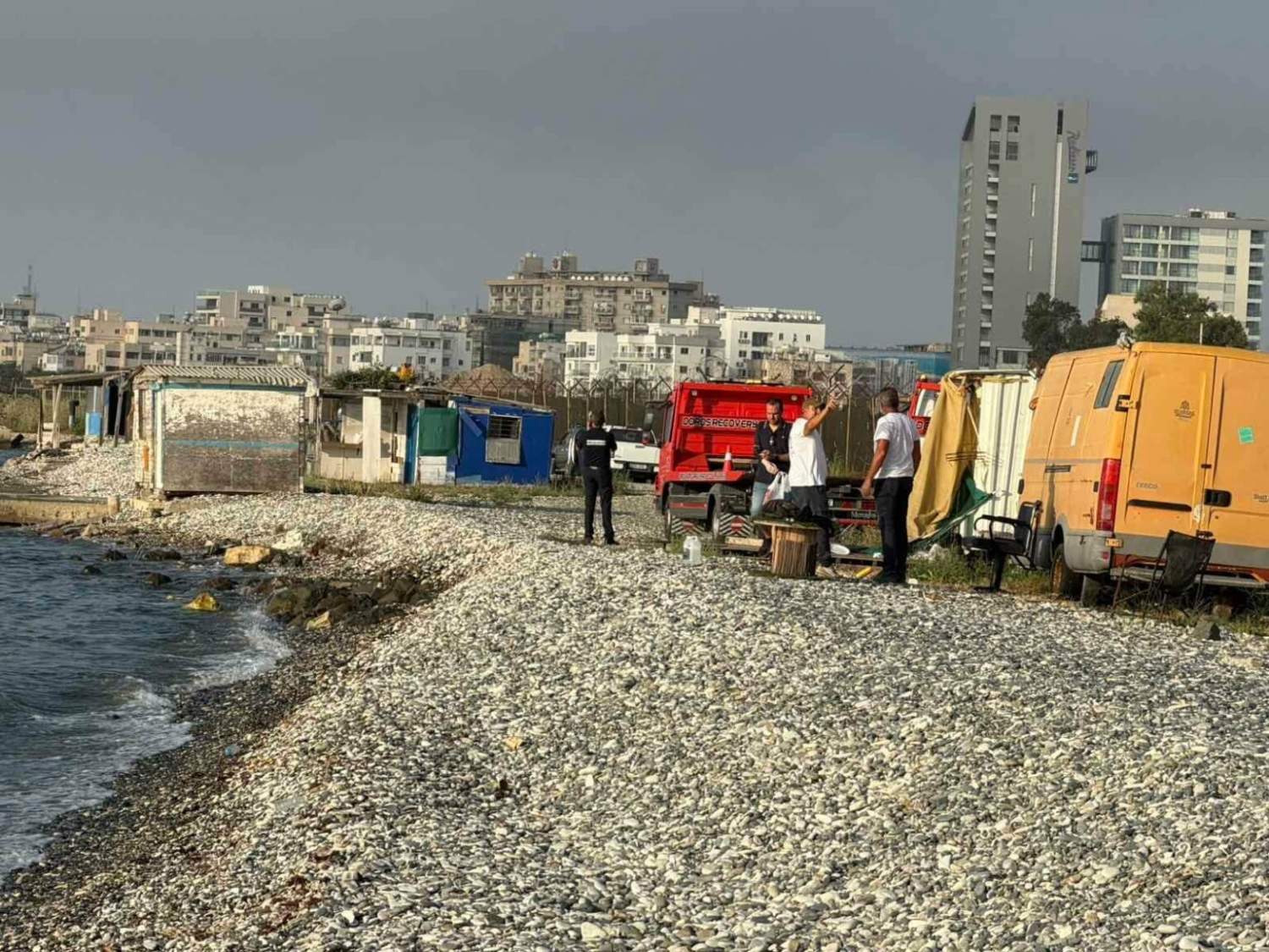 Larnaka sahili yıkım