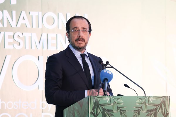 Kıbrıs, İstikrar ve Büyümeyi Yabancı Yatırımlara Sunuyor