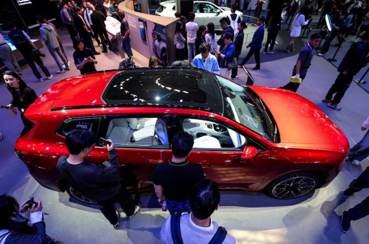 Alman Premium Otomobil Üreticileri Küresel Elektrikli Araç Yarışında Zorlanıyor