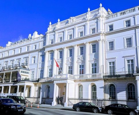 Londra'da Türk Büyükelçiliği Önünde Kıbrıs Protestosu