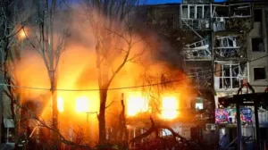 Ukrayna'dan Moskova Yakınlarındaki Depo ve Petrol Rafinerisine Drone Saldırısı: 7 Ölü