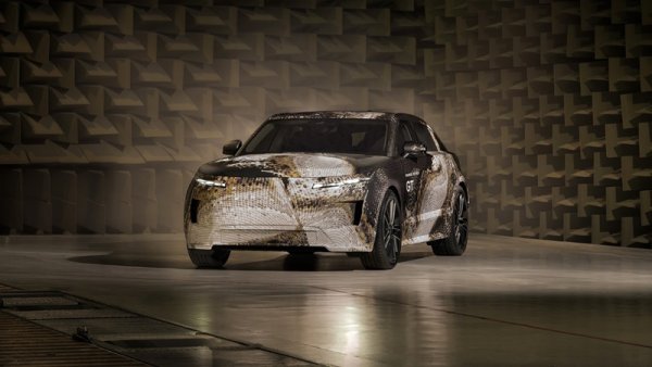 Range Rover Yeni GT Modelini Tanıttı, Tarihinde Yeni Bir Sayfa Açıyor