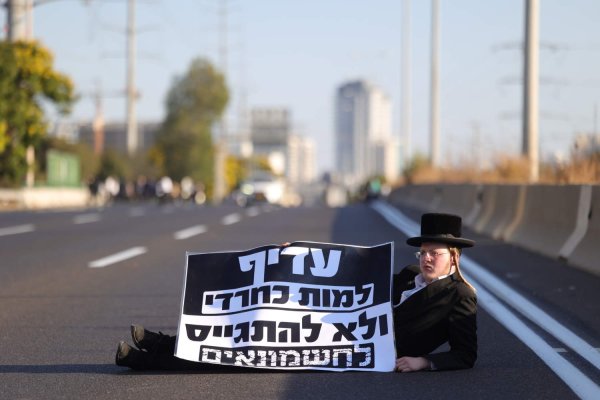 Bnei Brak'ta Ultra-Ortodoks Yahudilerin Askeri Alımına Karşı Protesto