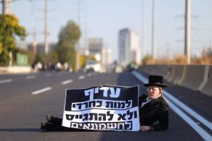 Bnei Brak'ta Ultra-Ortodoks Yahudilerin Askeri Alımına Karşı Protesto