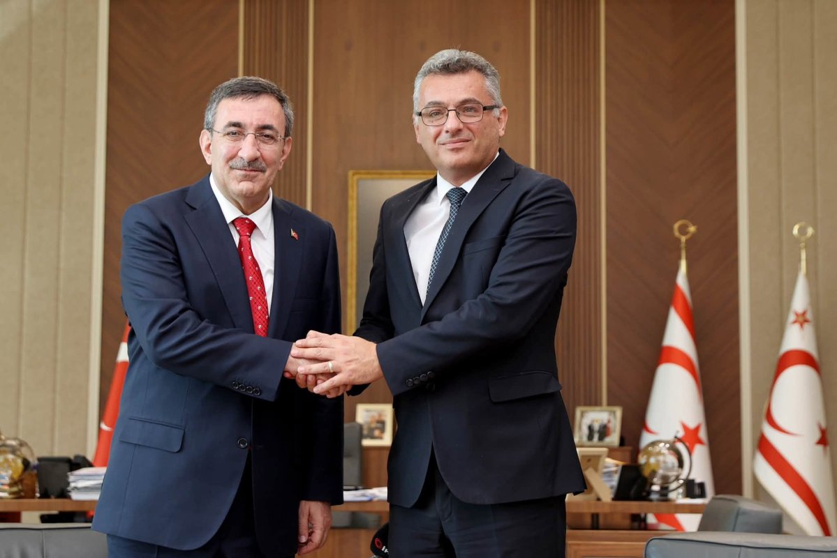 Erhurman, Kıbrıs sorunu çabaları sürerken Türkiye ile 'uyumu' övdü
