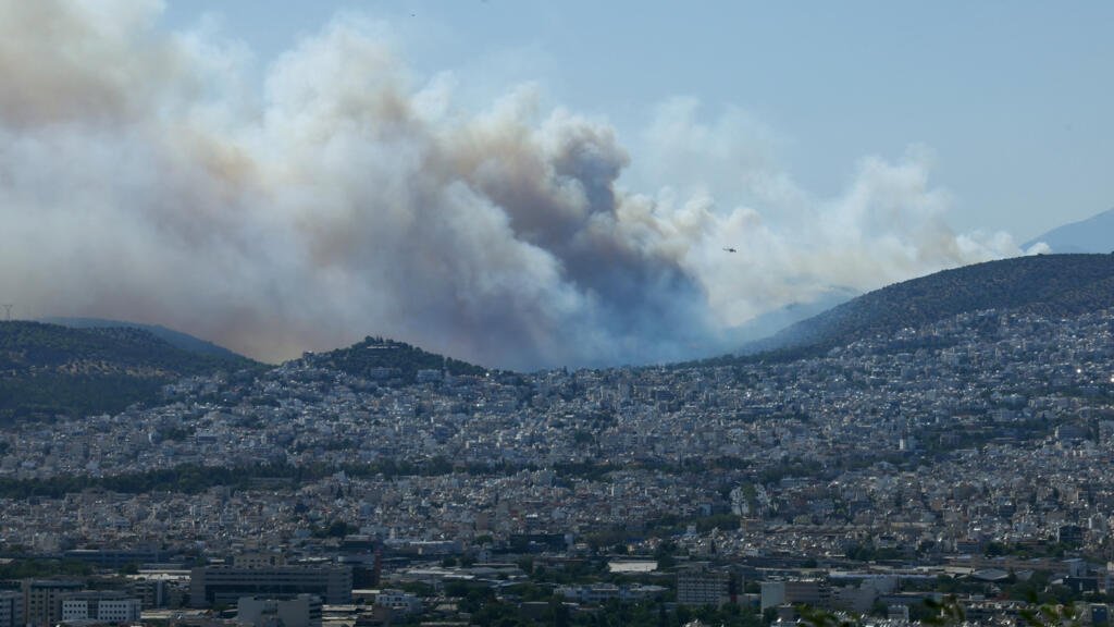 Yunanistan'da Athens Yakınlarında Yangınlar